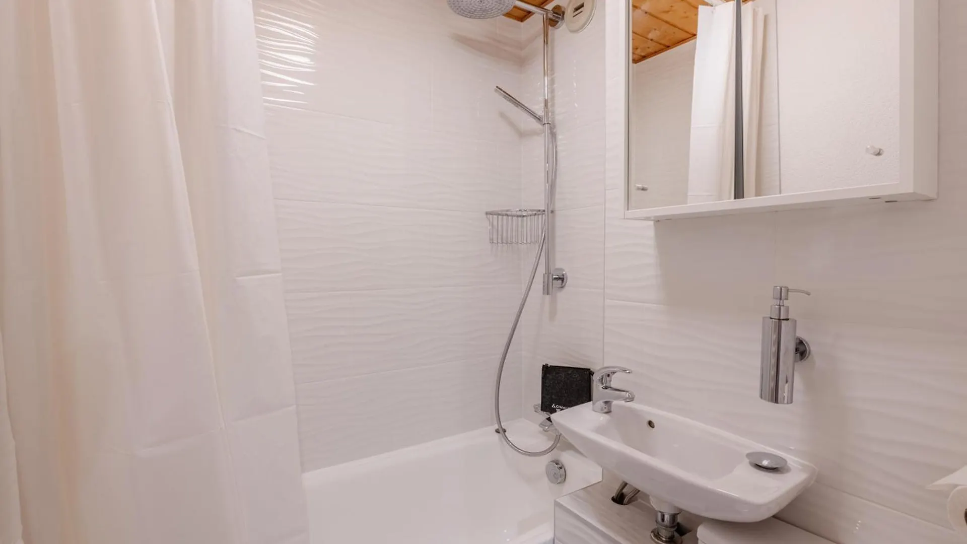 Appartement T4 A Morzine, Au Pied Du Telepherique De Nyon, 6 Pers, Balcon, Parking, Animaux Admis - Fr-1-754-73